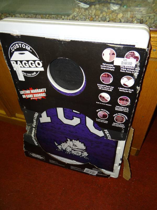lot 645 image: TCU custom baggo game.