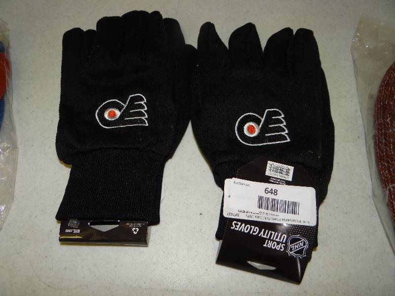 lot 648 image: 2 pairs Philadelphia flyers work gloves.