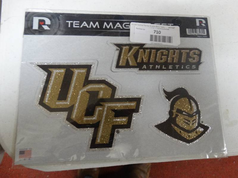 lot 710 image: Florida nights team magnets.