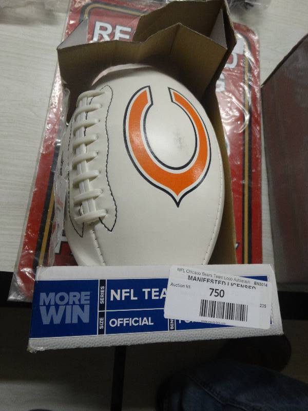lot 750 image: Chicago bears football.