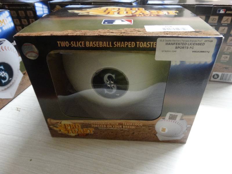 lot 754 image: Seattle 2 slice baseball shaped toaster New.