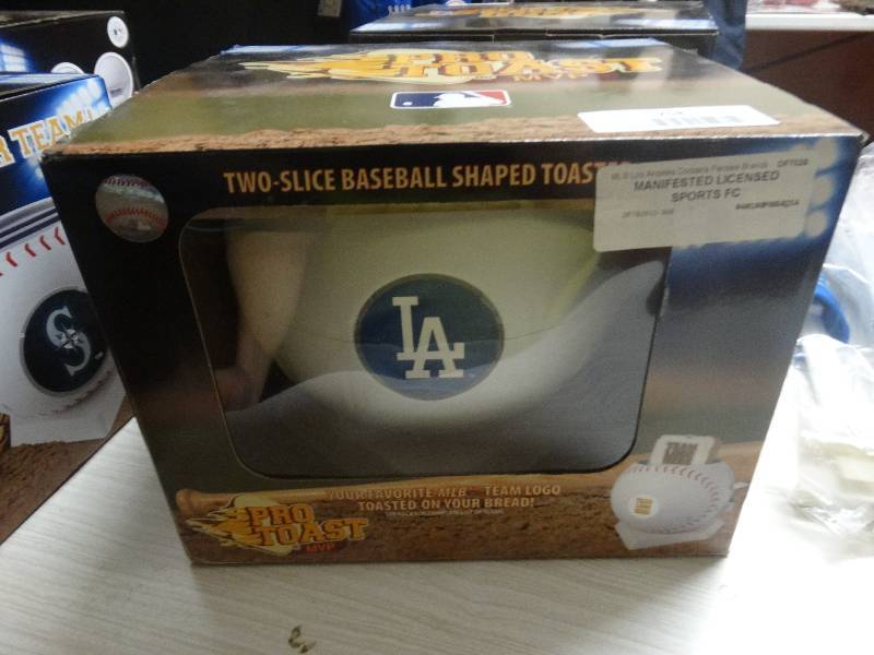 lot 758 image: Dodgers baseball shaped toaster New.