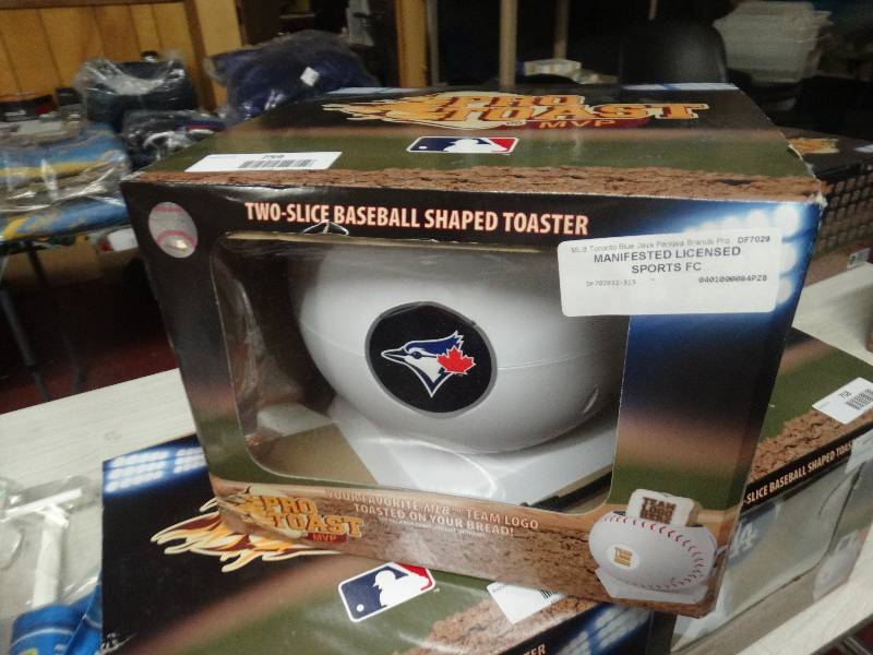 lot 760 image: Toronto Blue Jays  baseball shaped toaster New.