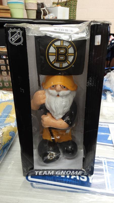 lot 785 image: Boston bruins gnome.