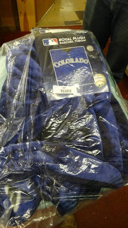 lot 787 image: Colorado Rockies Royal plush throw.