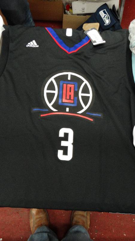 lot 790 image: New large clippers replica jersey.