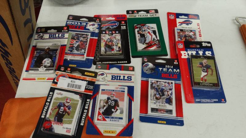 lot 815 image: 9 Packages of bills trading cards.