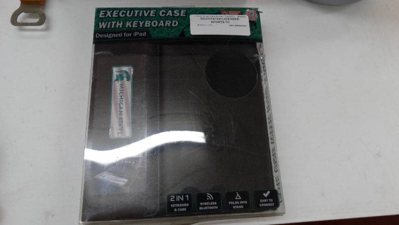 lot 819 image: Michigan State exclusive case wkeyboard for ipad.