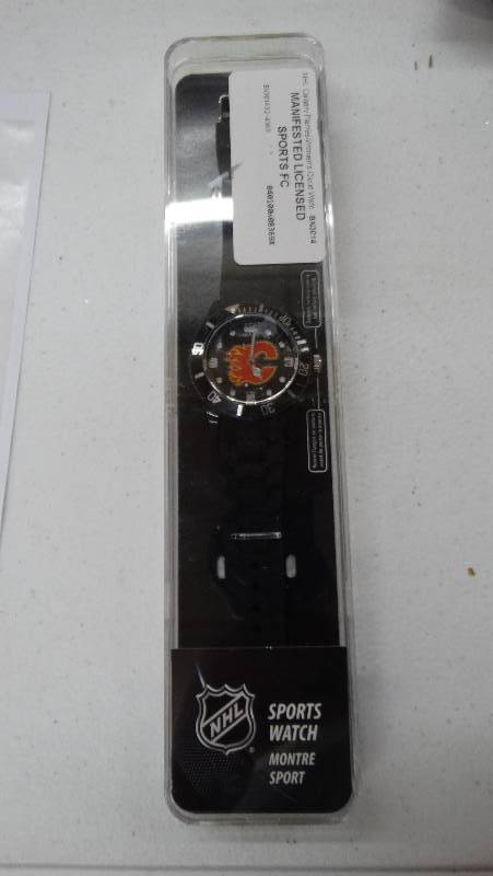 lot 841 image: Flames cloud watch.