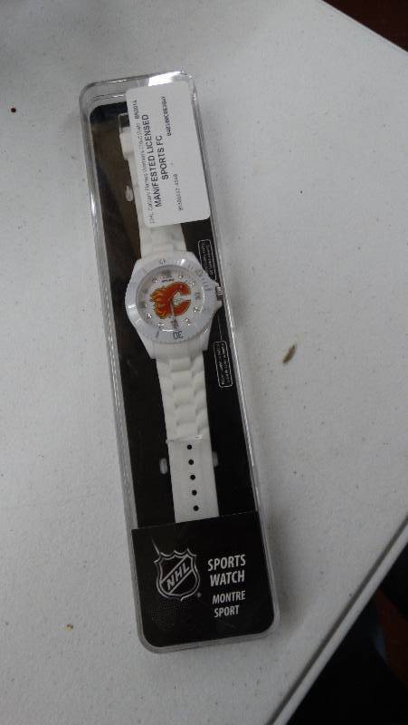 lot 842 image: Flames cloud watch.