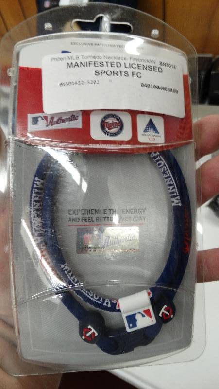 lot 843 image: Tornado necklace.