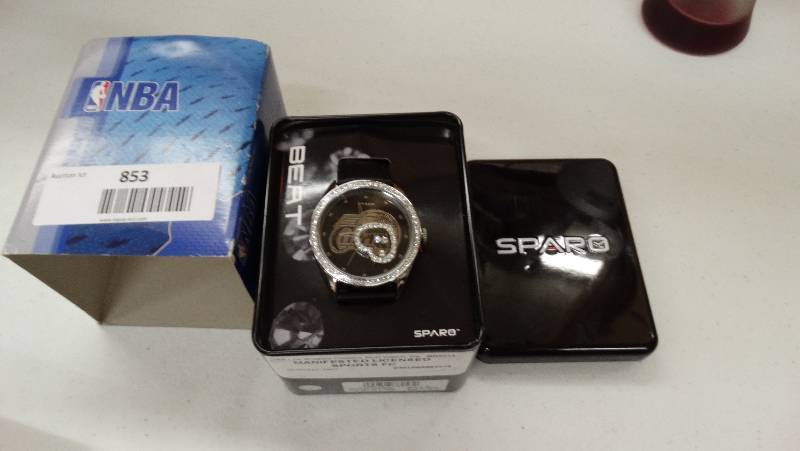 lot 853 image: LA clippers beat watch.