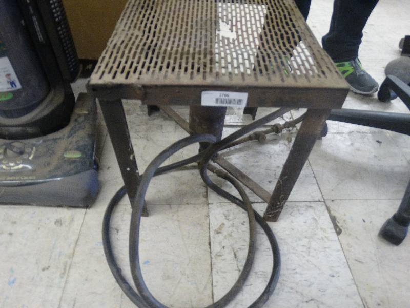lot 1766 image: Propane burner wstand.