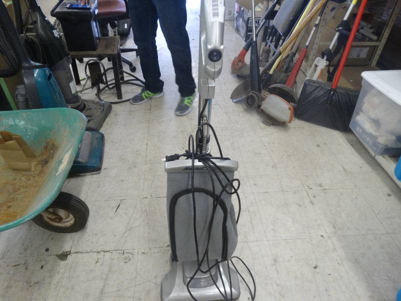 lot 1771 image: Readivac vacuum.