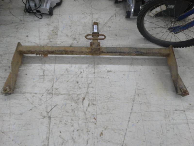 lot 1773 image: Hitch & receiver.