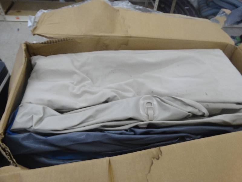 lot 1786 image: 3 Air beds.