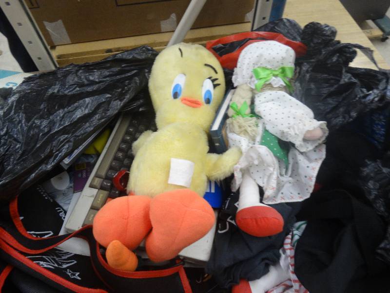 lot 1797 image: Bag of misc tools.