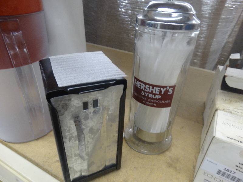 lot 1818 image: Straw & napkin dispenser.