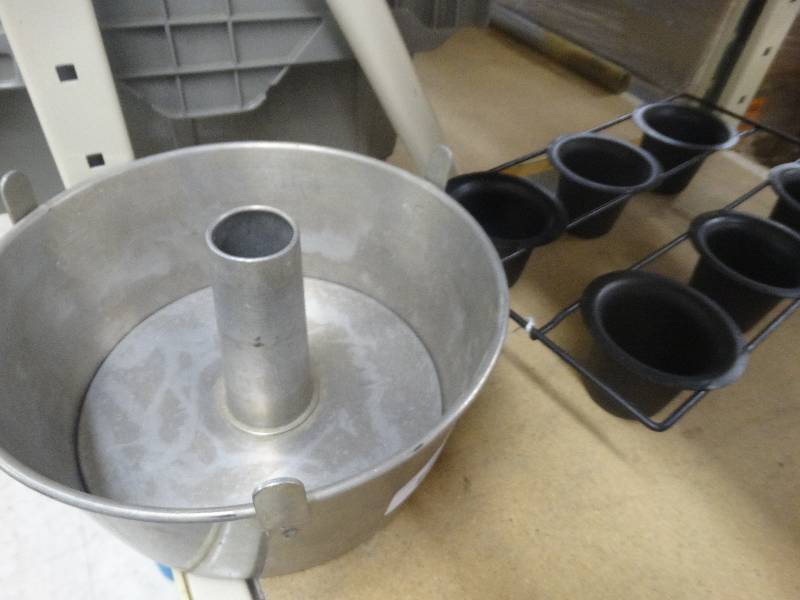 lot 1822 image: Tote of kitchen ware, tote included.