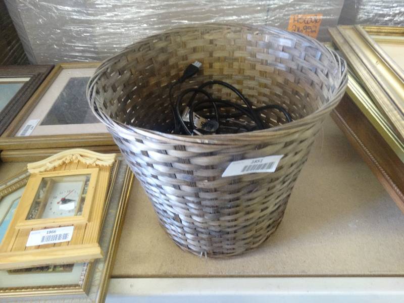 lot 1851 image: Basket wcontent.