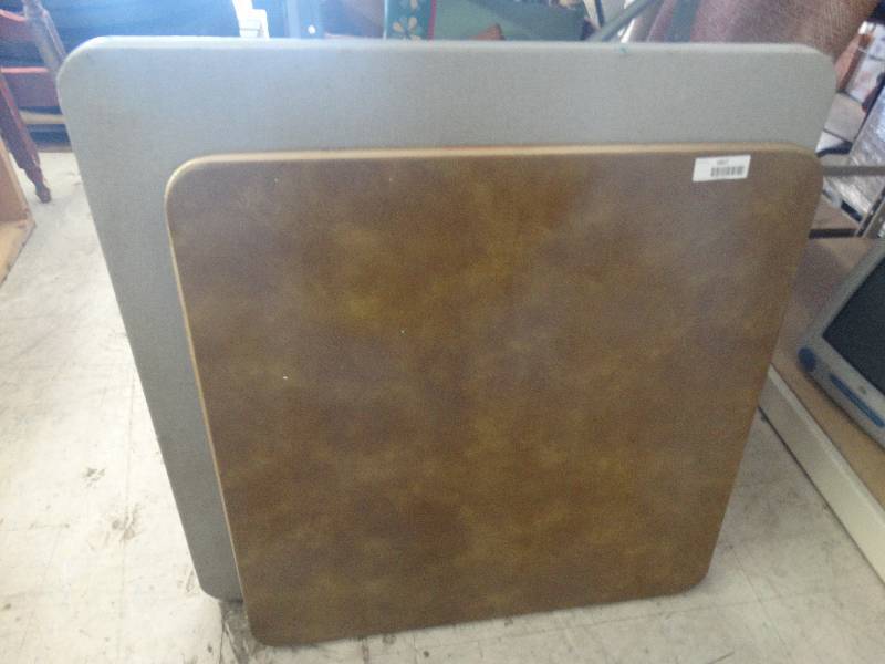 lot 1857 image: 2 cord tables.