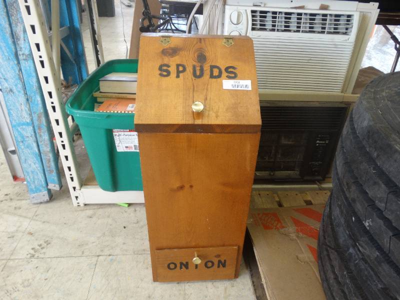 lot 1918 image: Potato & onion maker.