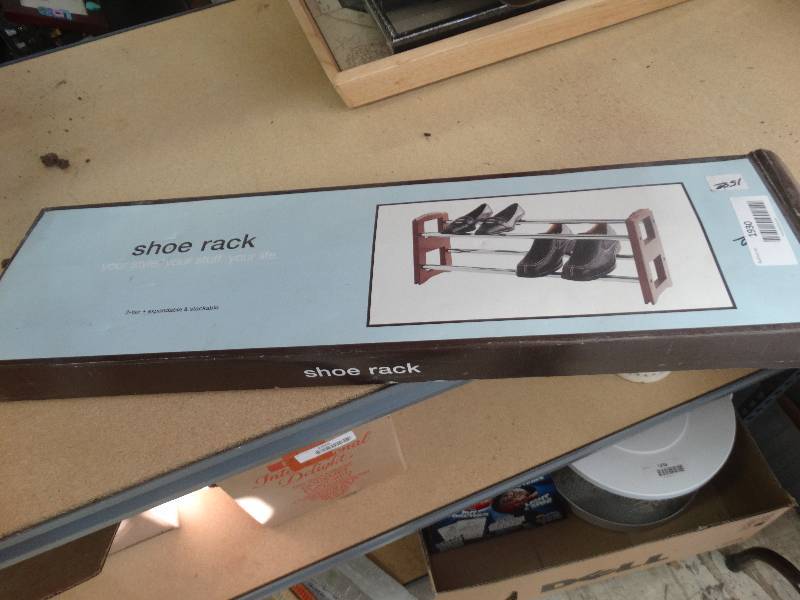 lot 1930 image: Shoe rack.