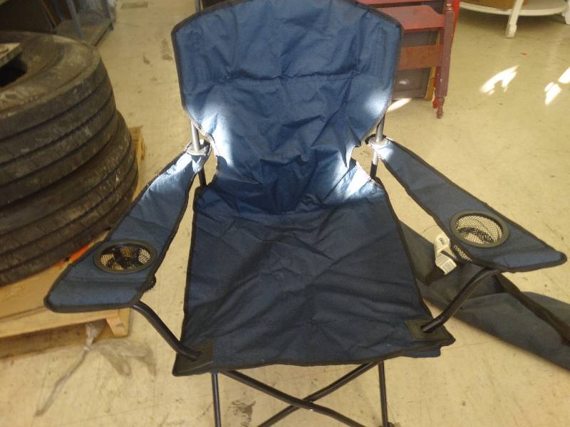 lot 1933 image: Folding chair wcase.