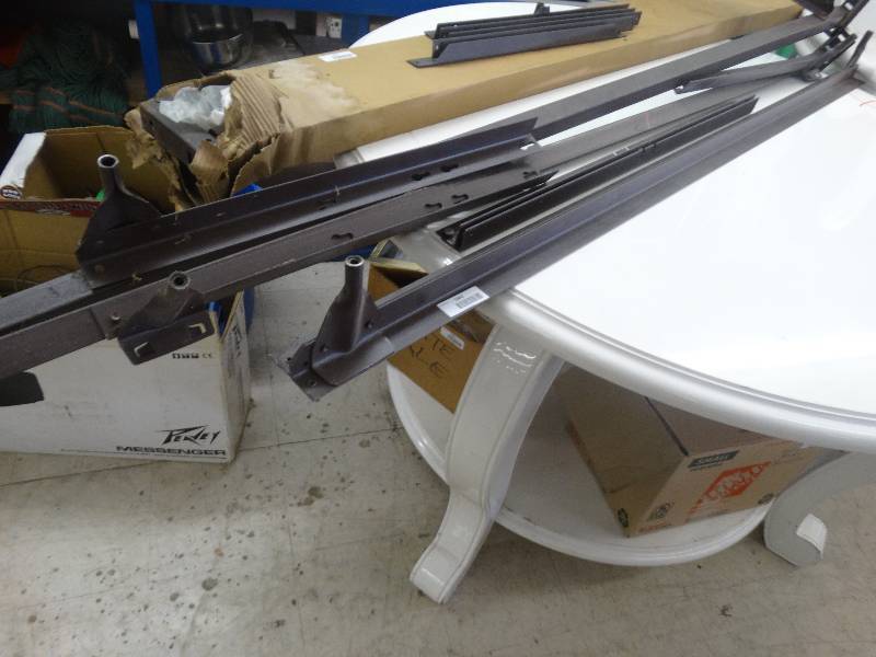 lot 1942 image: Metal bed frame.