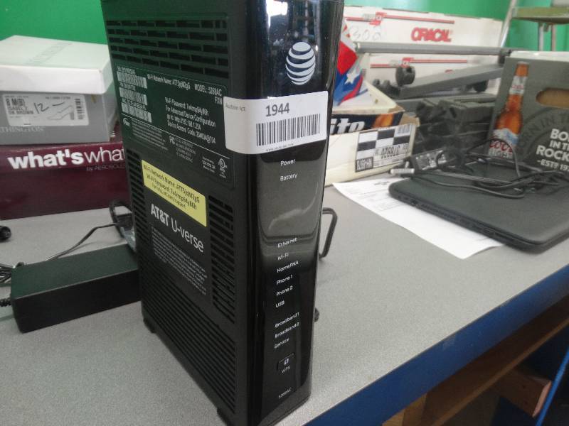 lot 1944 image: AT&T 2 in 1 router & modem.