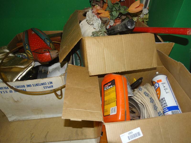 lot 1955 image: Box of hardware, bags & misc.