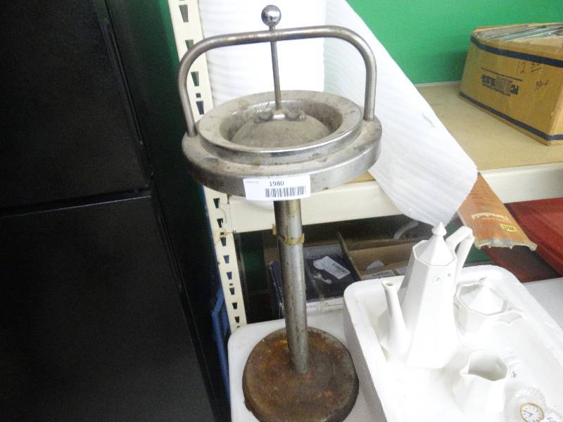lot 1980 image: Standing ash tray & table ash tray.