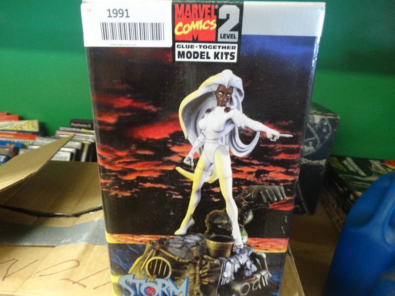lot 1991 image: Complete Marvel comics storm model kit.