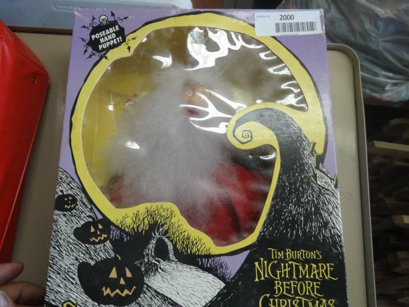 lot 2000 image: Nightmare before Christmas  Santa.