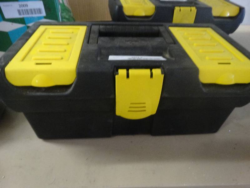 lot 2012 image: Small tool box.