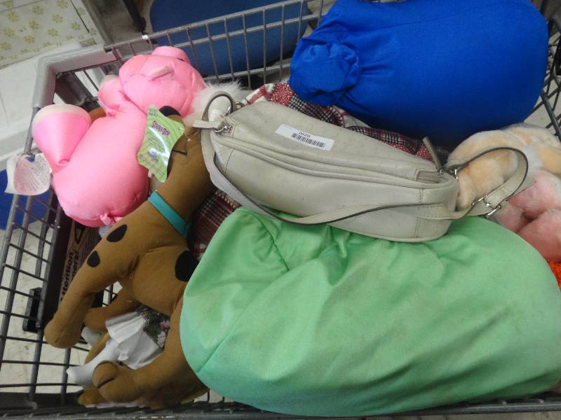 lot 2020 image: All contents of basket.