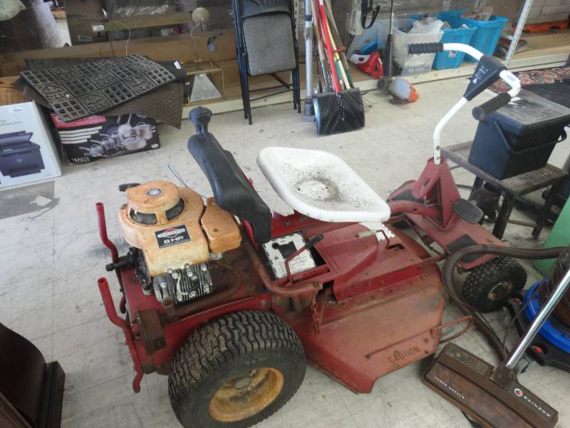 lot 2670 image: Comet 8HP riding mower.