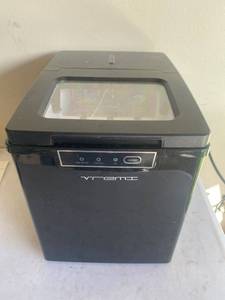 lot 3178 image: Vremi Black Portable Ice Cube Maker - Produces 26 Pounds of Ice Cubes a Day - Display Panel Indicator with Removable Ice Basket and Scoop - Modern Countertop Ice Machine That Makes Ice Every 8 Minutes