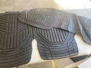 lot 3204 image: 3 Piece All Season Heavy Duty Rubber Floor Mats for Vehicles