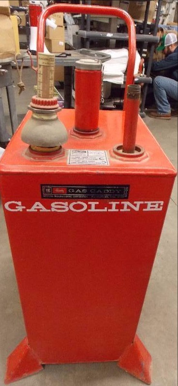 lot 4004 image: Handy Crank Portable Fuel Transfer Tank