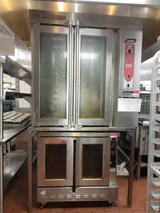 lot 5962 image: Commercial Blodgett XRB Natural Gas Rotating Rack Convection Oven