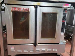 lot 5963 image: Commercial Blodgett Natural Gas 2-Speed Convection Oven DFG-100-G Zephaire