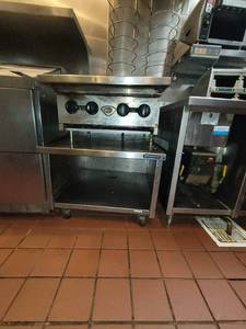 lot 5968 image: Commerical Wells Countertop 4-Burner Natural Gas Range Model No. HDHP2430G