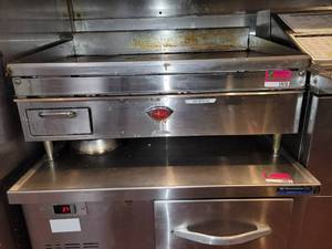 lot 5970 image: Commerical Wells Natural Gas Flat Top Griddle Model WG2436G