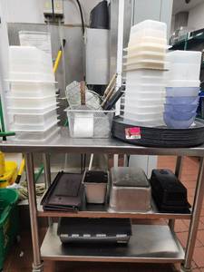 lot 10842 image: Assortment of 14 Cambro 16, 4 Cambro 3.5L, 8 Cambro 13 Food Storage Containers, and Other Items