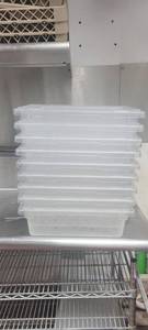 lot 10850 image: Lot of (9) Cambro 3 Gallon Food Storage Containers