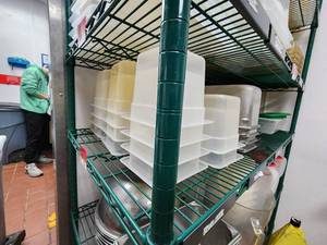 lot 10862 image: Large lot of Cambro Food Storage Containers-
