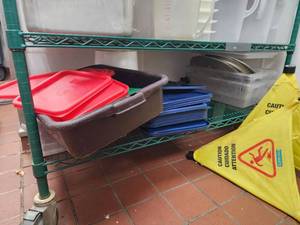lot 10864 image: Large lot of Cambro Food Storage Containers and Lids