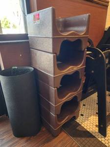 lot 37393 image: Lot of 4 Restaurant Booster Seat