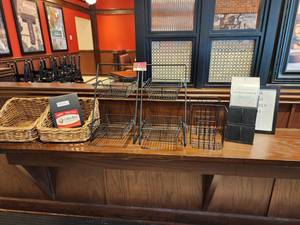 lot 37409 image: Assortment of Baskets Wicker and Metal Display for Gift Cards